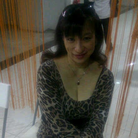 Julia Ong Photo 11