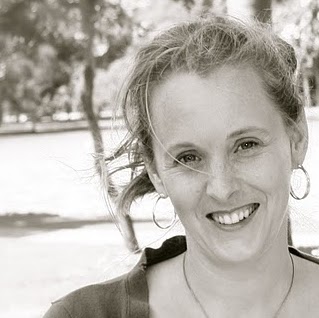 Elizabeth Edmonds Photo 30
