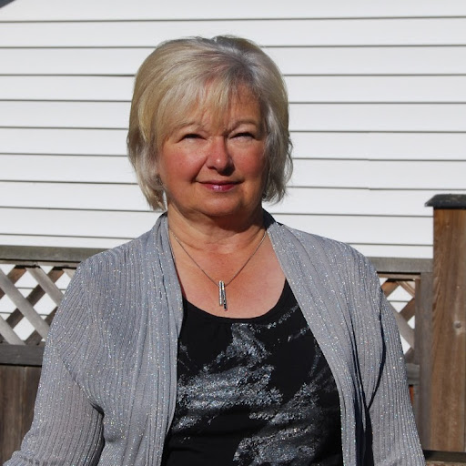 Marlene Lewis Photo 9