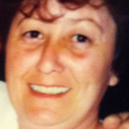 Annie Hamilton Photo 7