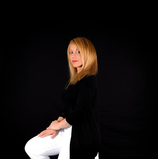Tracey Daniels Photo 19