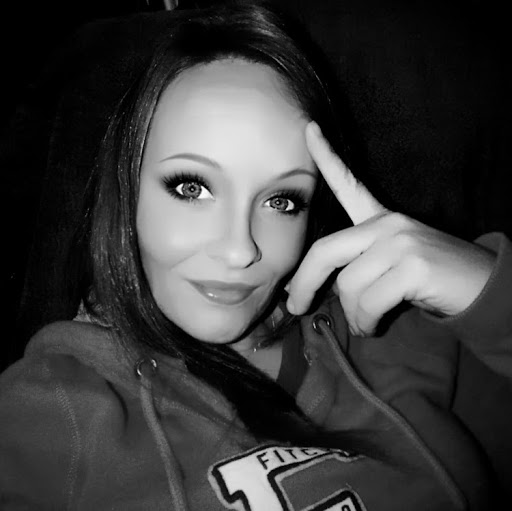 Sara Daugherty Photo 16