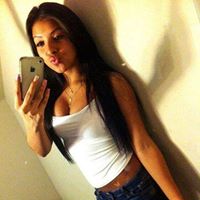 Melanie Perkins Photo 38