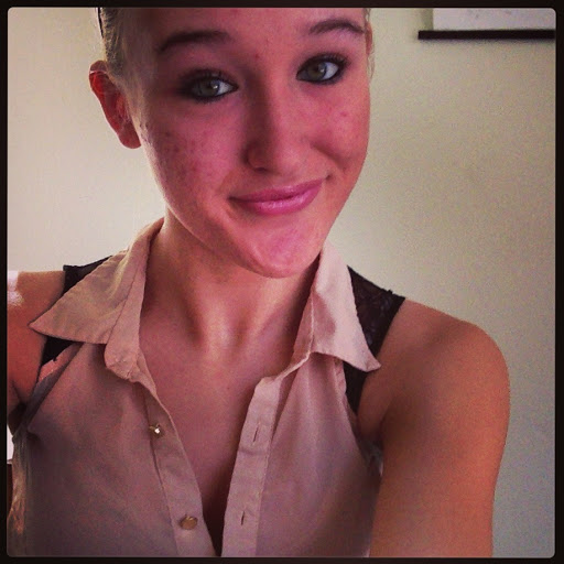 Amy Martin Photo 17