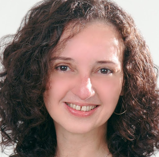 Laura Elias Photo 4