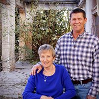 Linda Hobbs Photo 15
