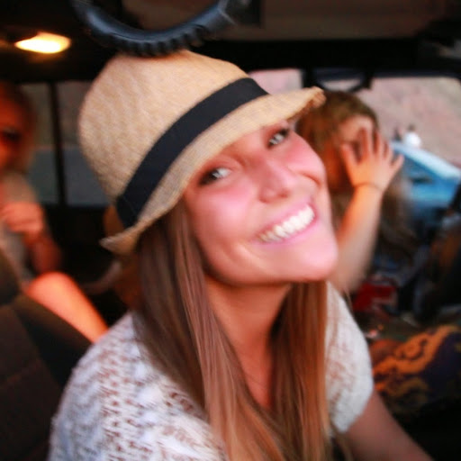 Melissa Abraham Photo 18