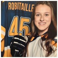Sarah Robitaille Photo 17