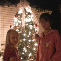 Tricia Reynolds Photo 37