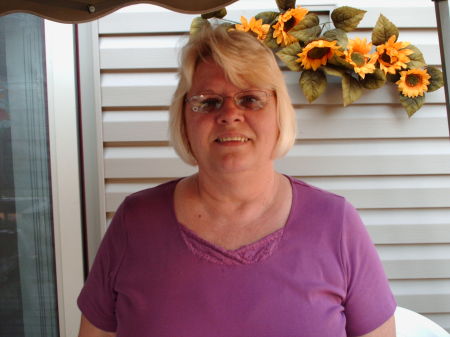 Linda Schroeder Photo 25