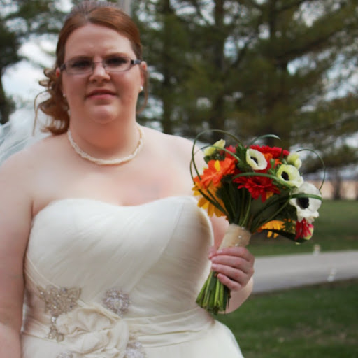 Laura Voss Photo 39