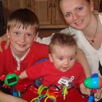 Kelly Pinder Photo 4