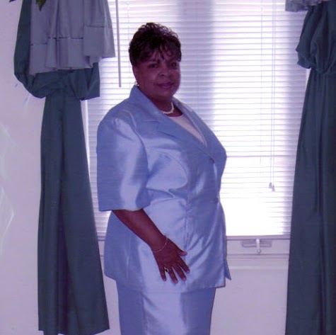 Sandra Knox Photo 34