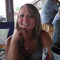 Lisa Walker Photo 17