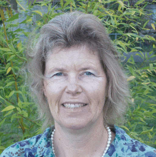 Diana Robertson Photo 33