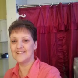 Michele Riddle Photo 37