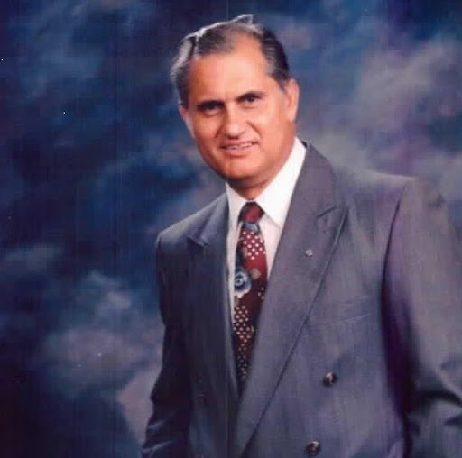 Kenneth Fisher Photo 12