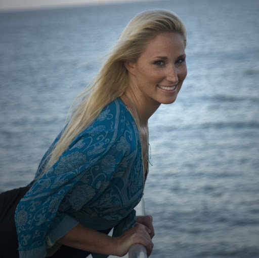 Natalie Peters Photo 12