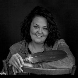 Holly Jarrett Photo 14