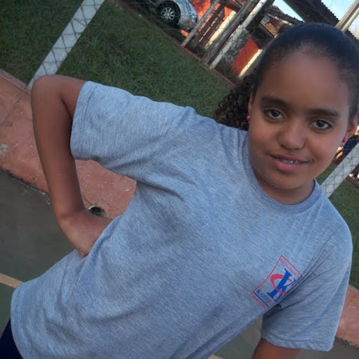Emily Gomes Photo 2