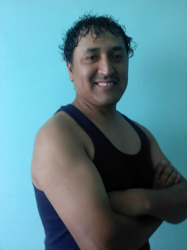 Richard Rosales Photo 33