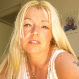 Maria Richards Photo 36