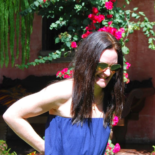 Jennifer Holcomb Photo 8