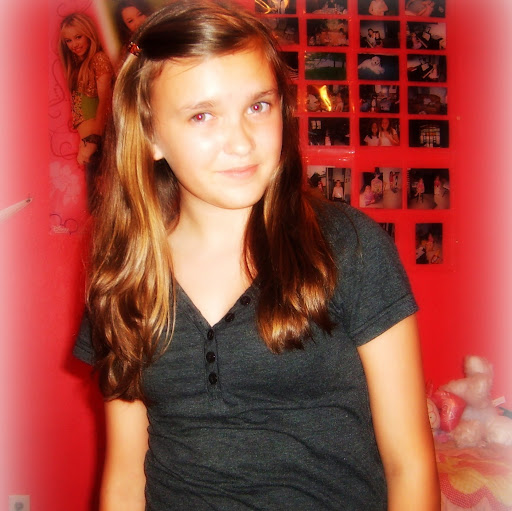 Victoria Miller Photo 36