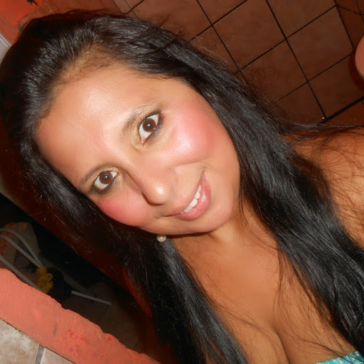 Carla Reis Photo 13