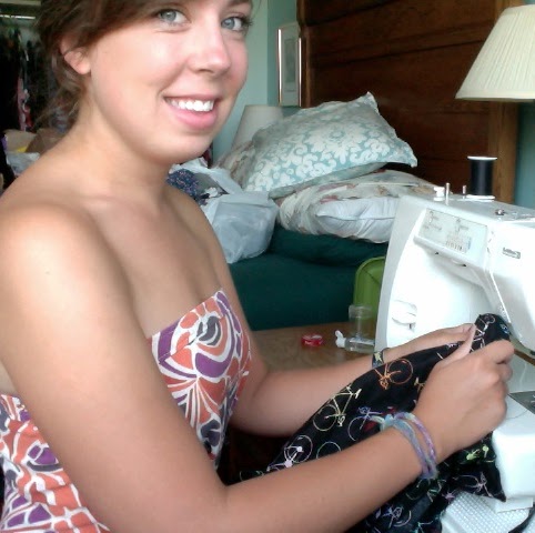Laura Hughes Photo 16