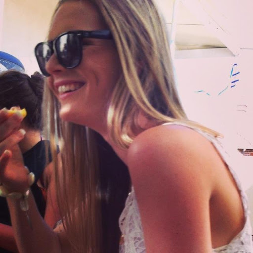 Katie Watts Photo 25