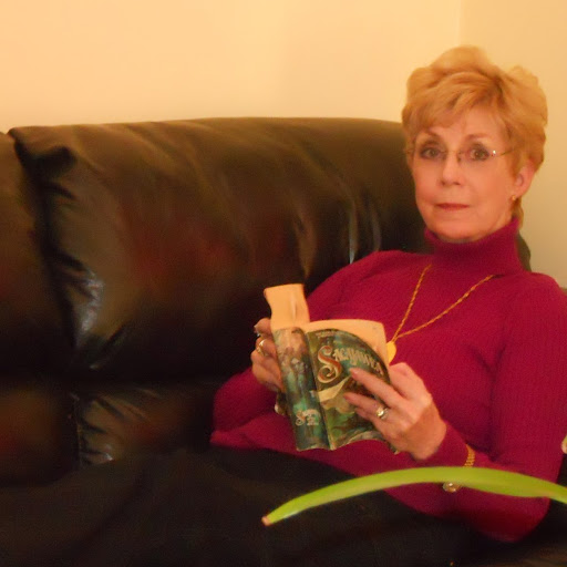Bonnie Green Photo 32