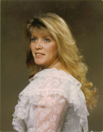 Debra Robertson Photo 40