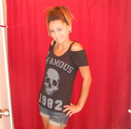 Heather Hamilton Photo 16