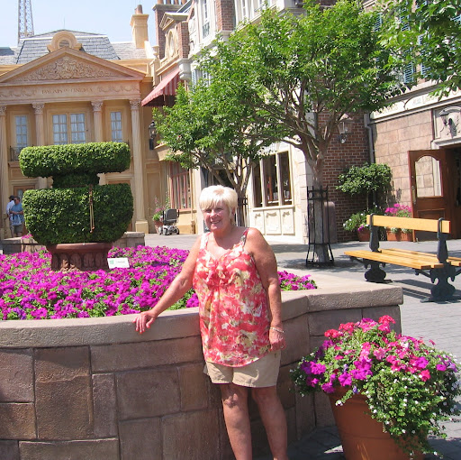 Donna Anderson Photo 18