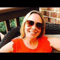 Jennifer Hight Photo 27
