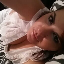 Emily Martinez Photo 5