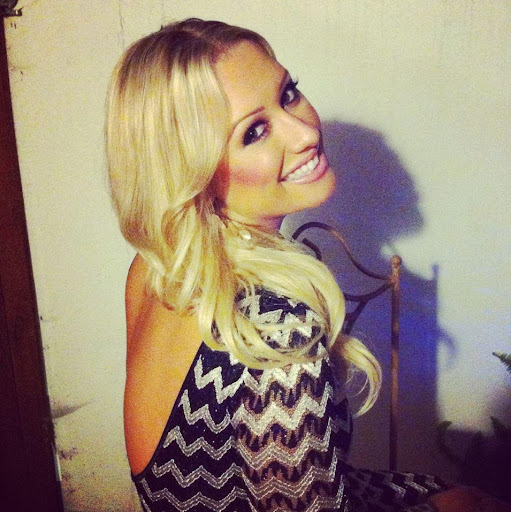 Shannon Rhodes Photo 26