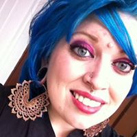 Robyn Graves Photo 12