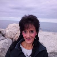 April Mills Photo 26
