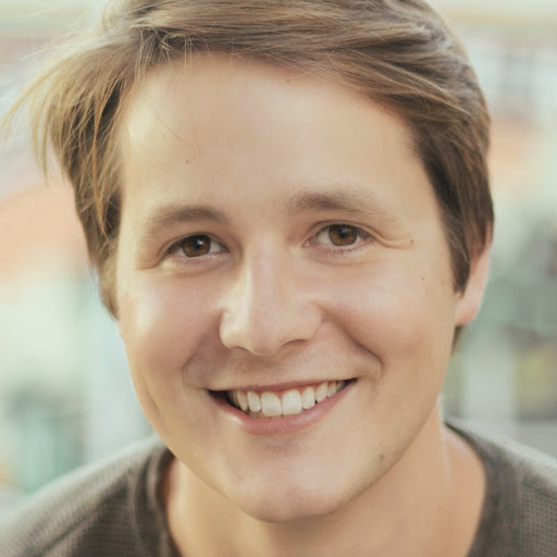 Alexander Burns Photo 33