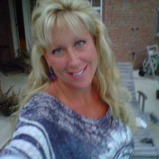 Christie Thomas Photo 29