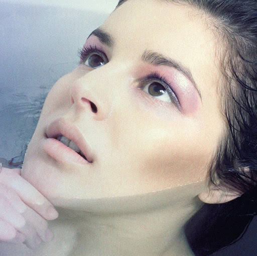 Tori Wood Photo 14