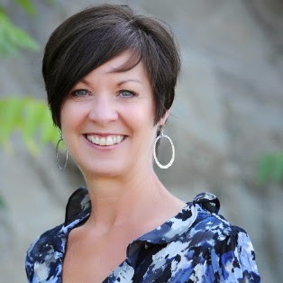 Pamela Lynch Photo 33