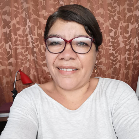 Liz Paredes Photo 12