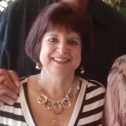 Melanie Hill Photo 5