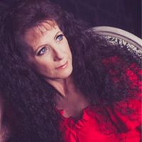 Laura Clarke Photo 36
