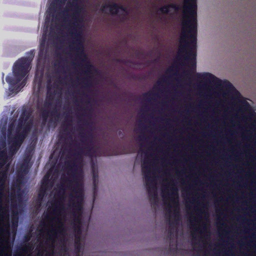 Samantha Flores Photo 12
