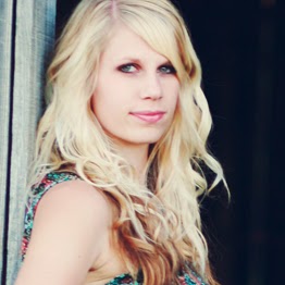 Stephanie Simmons Photo 32
