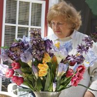 Janet Lowe Photo 34